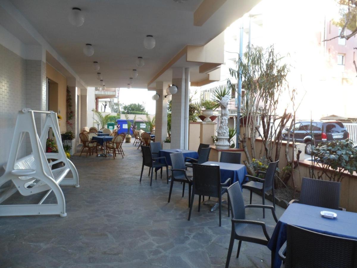 Hotel Clara Riccione Exterior foto